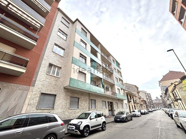 appartamento in vendita a Torino in zona Borgata Vittoria