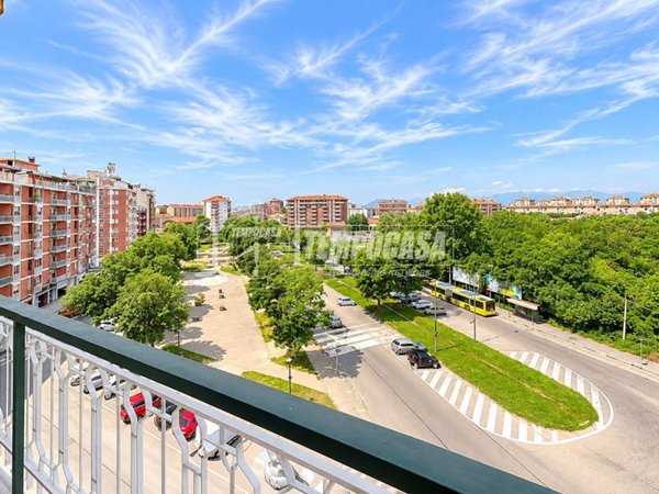 appartamento in vendita a Torino in zona Lucento
