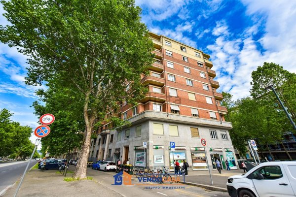appartamento in vendita a Torino in zona Cit Turin