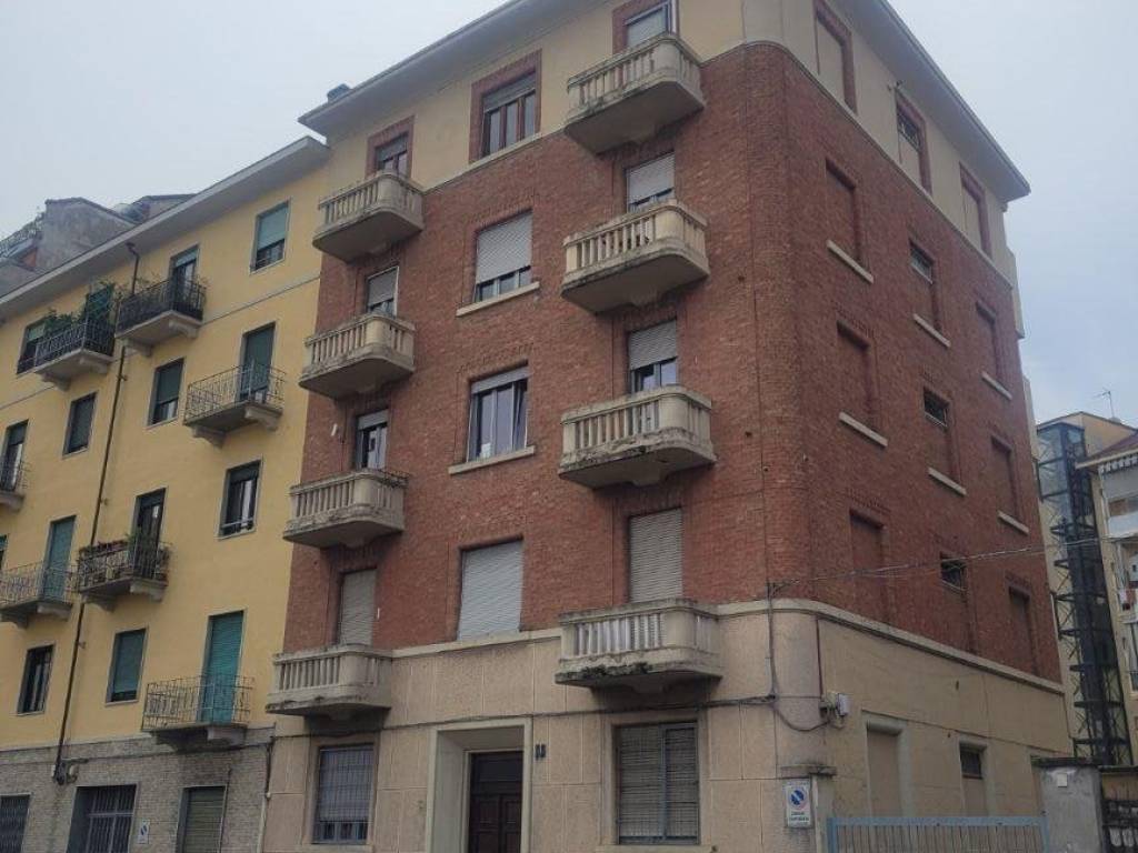 appartamento in vendita a Torino in zona Cenisia