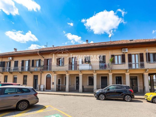 negozio in vendita a Torino in zona Bertolla