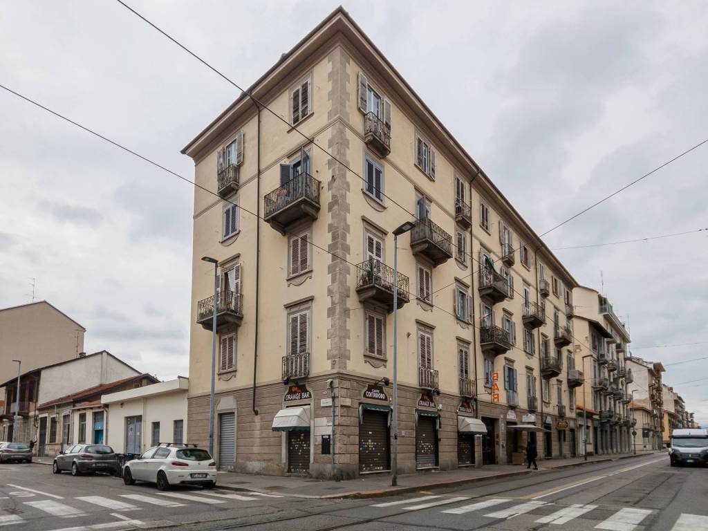 negozio in vendita a Torino in zona Vallette