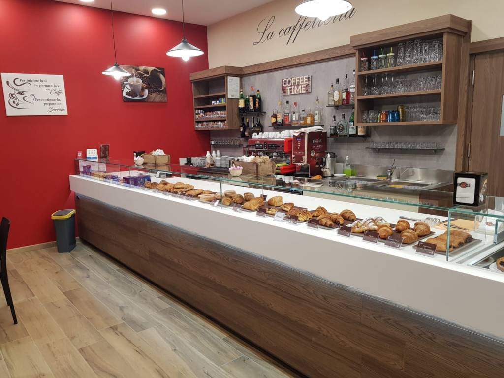 negozio in vendita a Torino in zona Borgata Vittoria