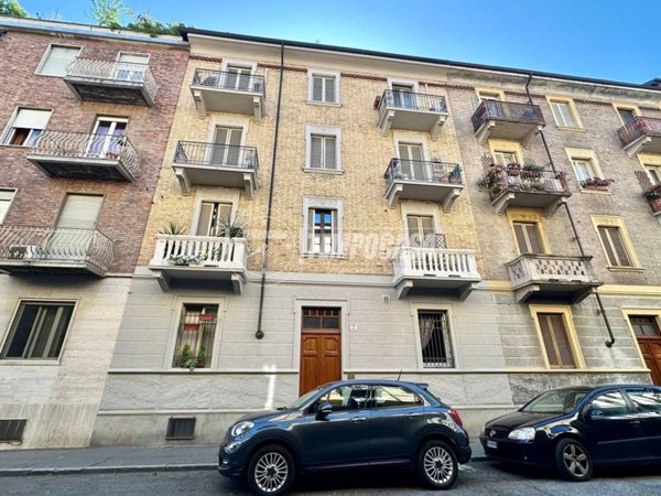 appartamento in vendita a Torino in zona Cenisia