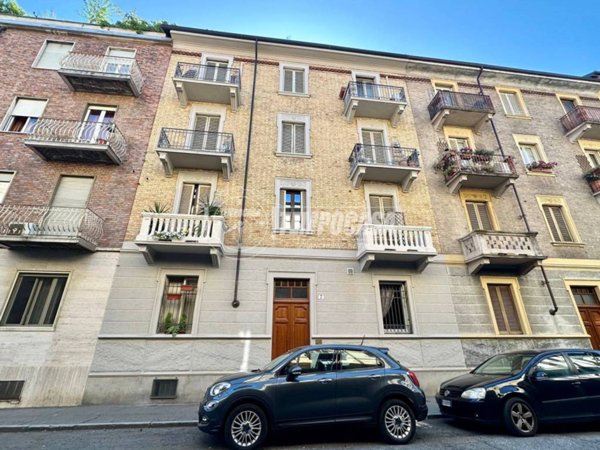 appartamento in vendita a Torino in zona Cenisia