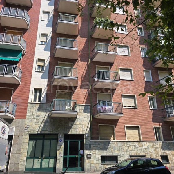 appartamento in vendita a Torino in zona Borgata Vittoria
