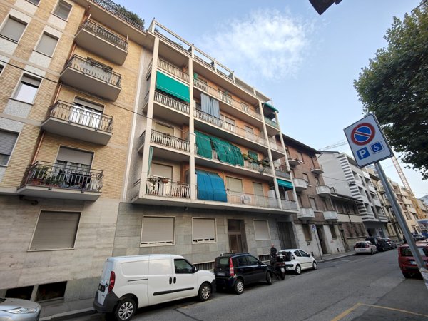 appartamento in vendita a Torino in zona Cenisia