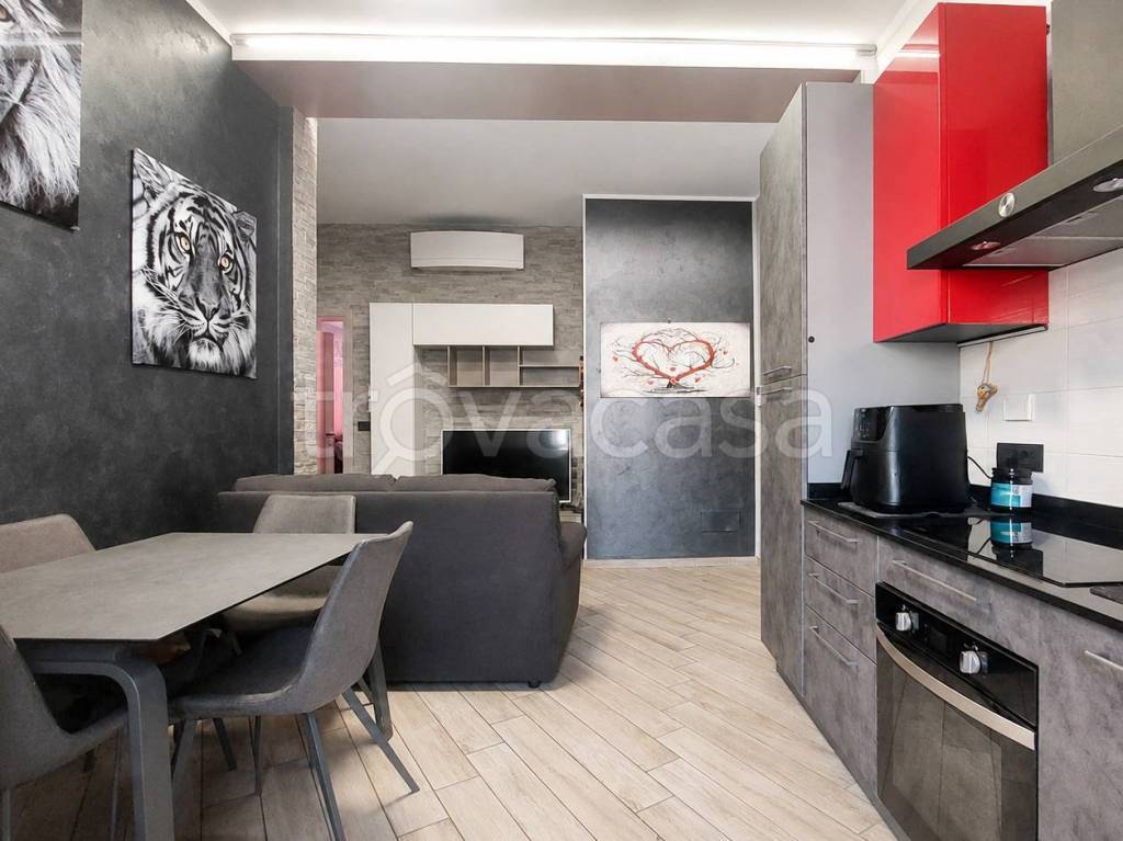 appartamento in vendita a Torino in zona Borgata Vittoria