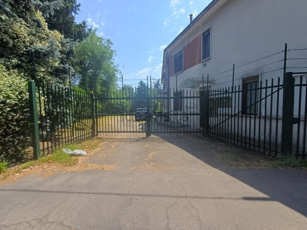 locale di sgombero in vendita a Torino in zona Regio Parco