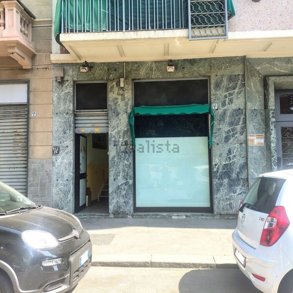 negozio in vendita a Torino in zona Borgata Vittoria