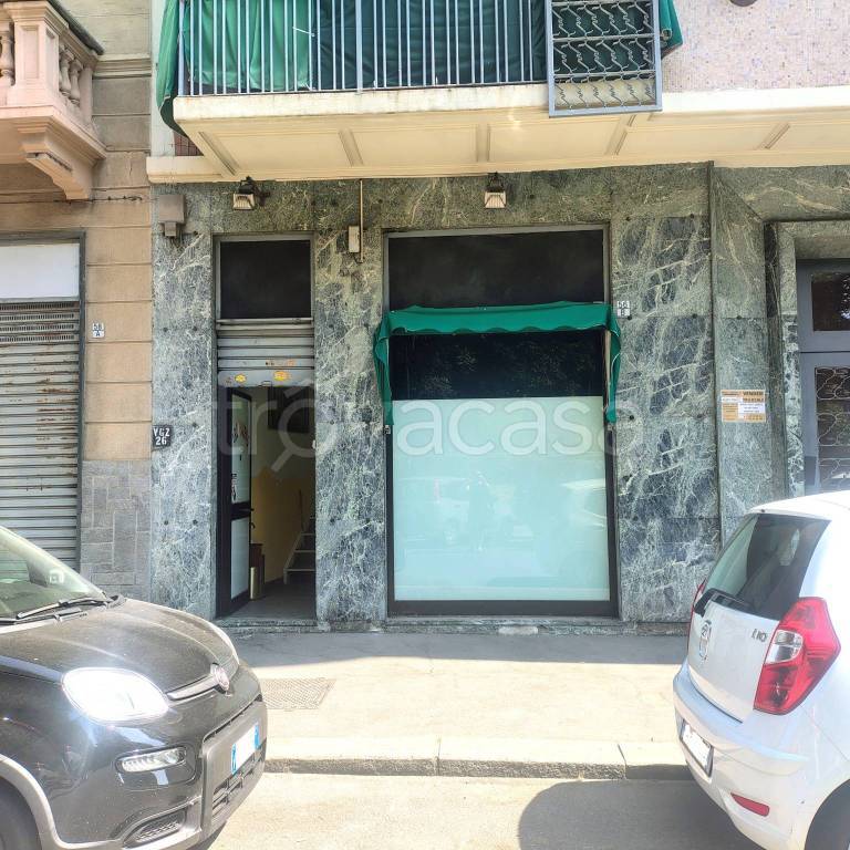 negozio in vendita a Torino in zona Borgata Vittoria