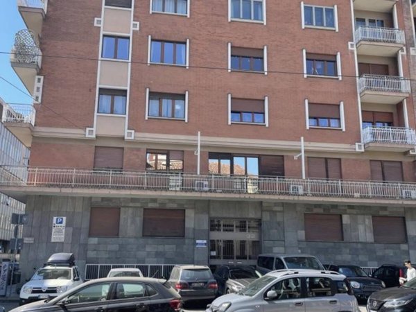 ufficio in vendita a Torino in zona San Salvario