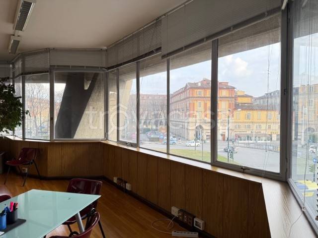 ufficio in vendita a Torino in zona Borgo San Paolo