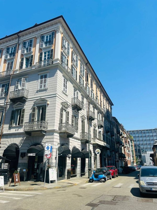 locale commerciale in vendita a Torino