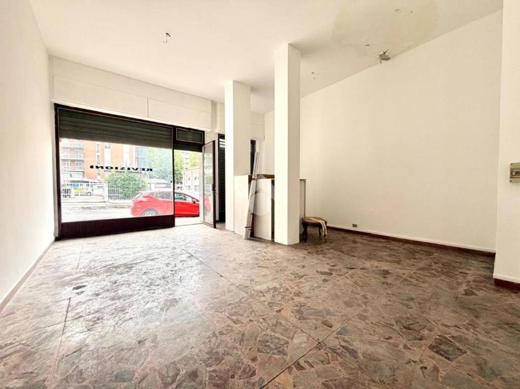 negozio in vendita a Torino in zona San Donato