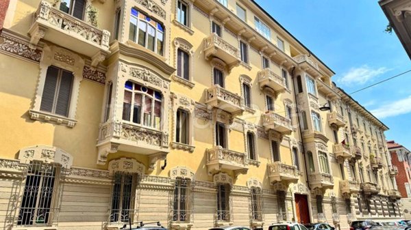 appartamento in vendita a Torino in zona Cit Turin
