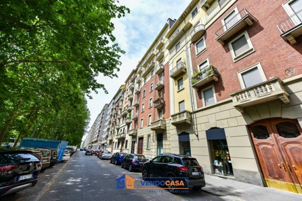 negozio in vendita a Torino in zona Santa Rita