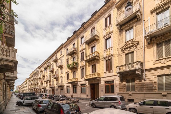 appartamento in vendita a Torino in zona Crocetta