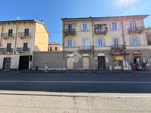 negozio in vendita a Torino in zona Vallette