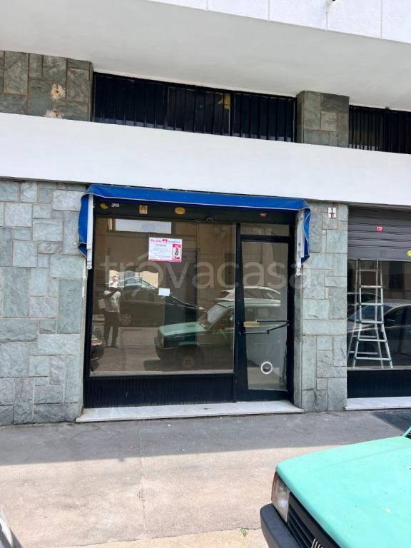 negozio in vendita a Torino in zona Pozzo Strada
