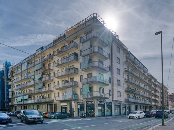 appartamento in vendita a Torino in zona Lingotto