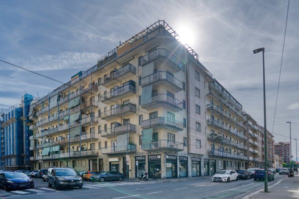 appartamento in vendita a Torino in zona Lingotto