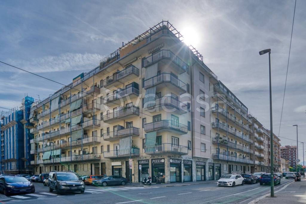 appartamento in vendita a Torino in zona Lingotto