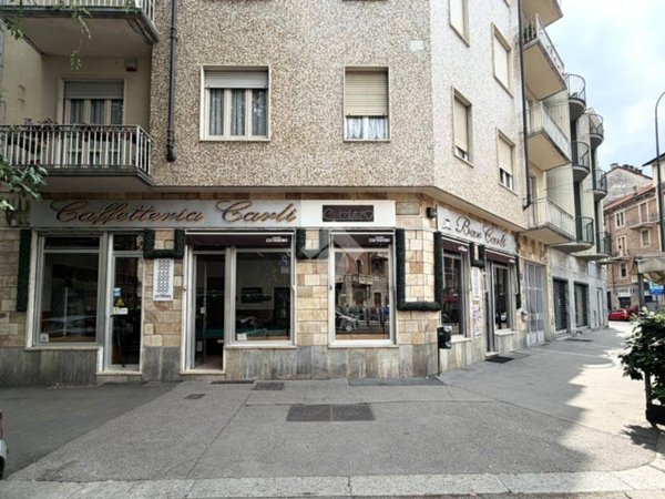 negozio in vendita a Torino in zona Borgata Vittoria