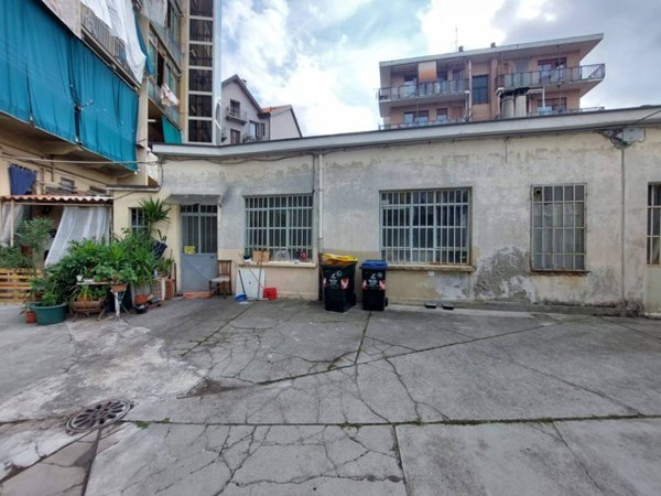 negozio in vendita a Torino in zona Rebaudengo