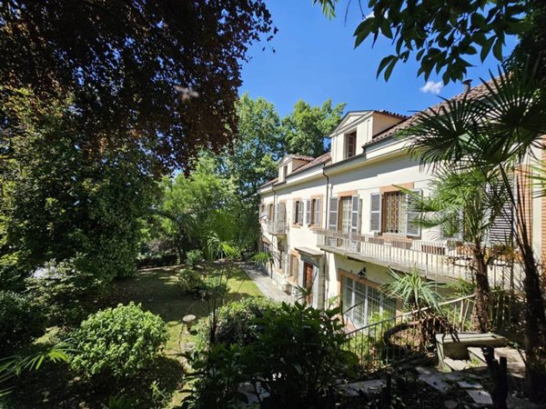 casa indipendente in vendita a Torino in zona Sassi