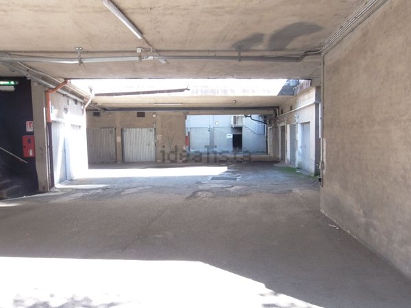 locale di sgombero in vendita a Torino in zona Rebaudengo