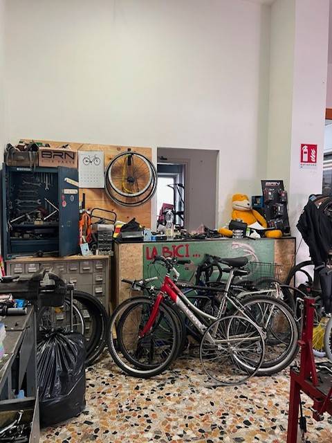 negozio in vendita a Torino in zona Vanchiglia