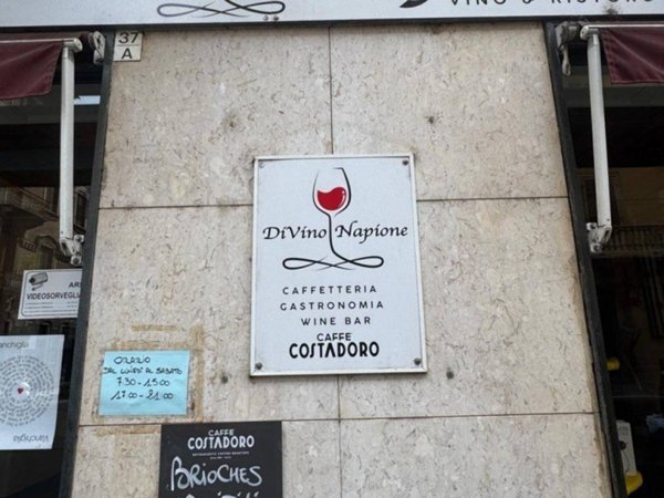 negozio in vendita a Torino in zona Vanchiglia
