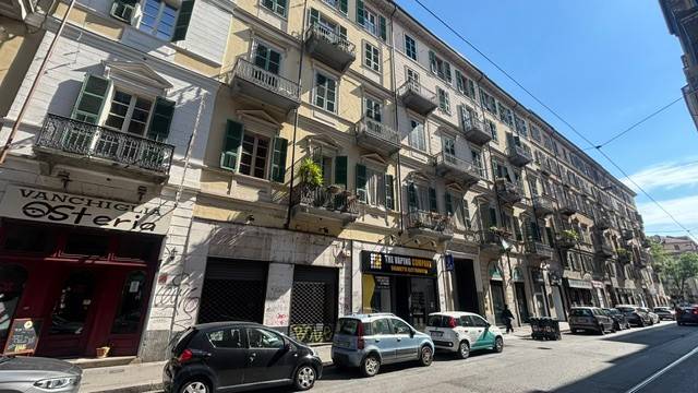 negozio in vendita a Torino in zona Vanchiglia