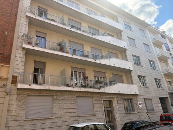 appartamento in vendita a Torino in zona Cit Turin