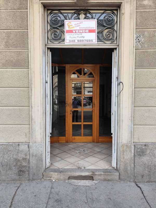 ufficio in vendita a Torino in zona Aurora