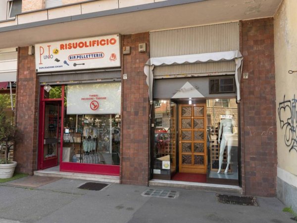 negozio in vendita a Torino in zona Rebaudengo