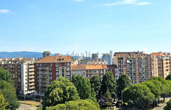 appartamento in vendita a Torino in zona Lucento
