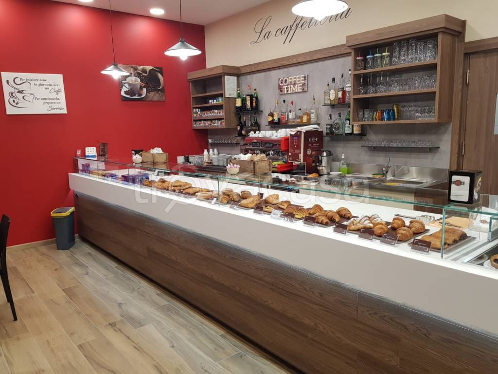 negozio in vendita a Torino in zona Borgata Vittoria
