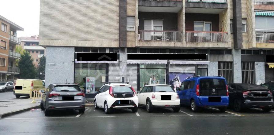 negozio in vendita a Torino in zona Mirafiori Sud