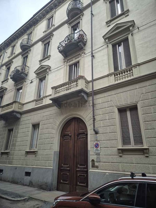 appartamento in vendita a Torino in zona Crocetta