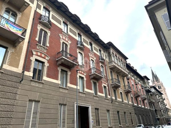 appartamento in vendita a Torino in zona San Salvario