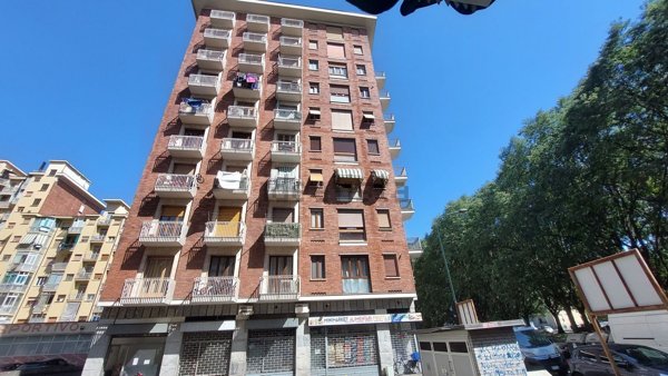 appartamento in vendita a Torino in zona Regio Parco