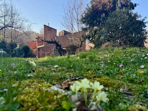 casa indipendente in vendita a Torino in zona Val Salice