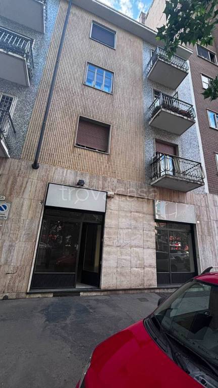 negozio in vendita a Torino in zona Santa Rita