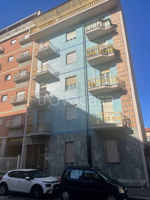 appartamento in vendita a Torino in zona Borgata Vittoria