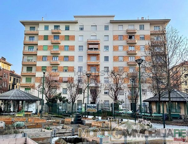 negozio in vendita a Torino in zona Campidoglio