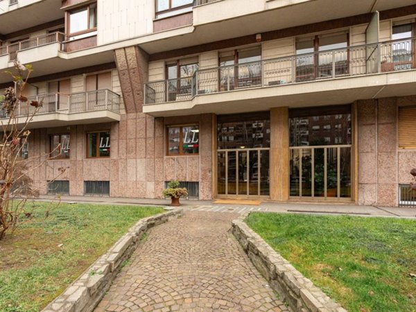 ufficio in vendita a Torino in zona Parella