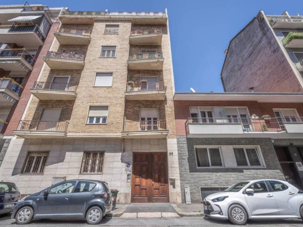 appartamento in vendita a Torino in zona Cenisia