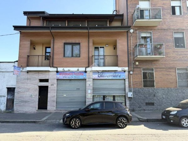 negozio in vendita a Torino in zona Lucento